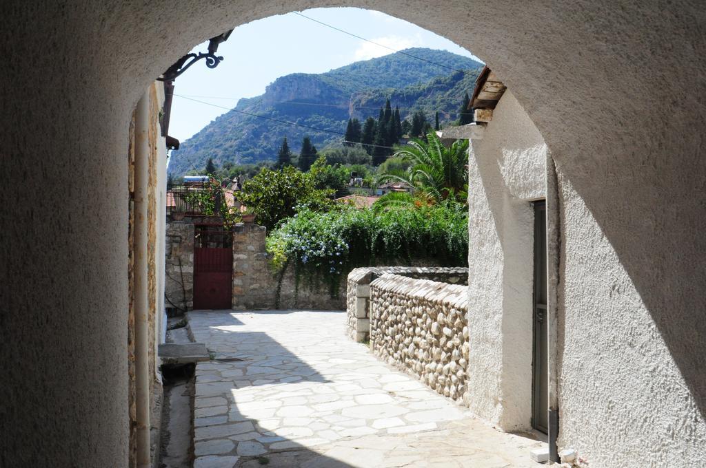 Christina Guest House Mystras Extérieur photo