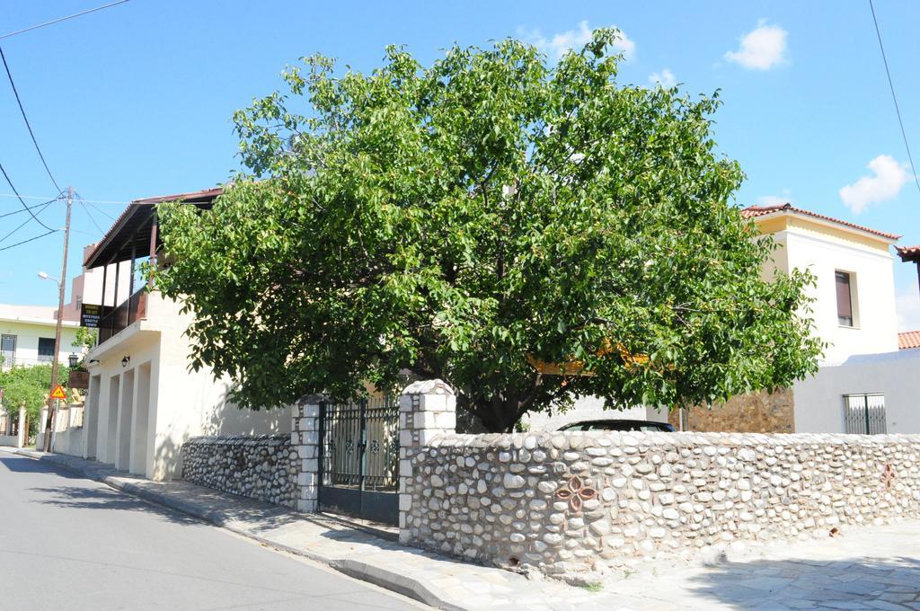 Christina Guest House Mystras Extérieur photo