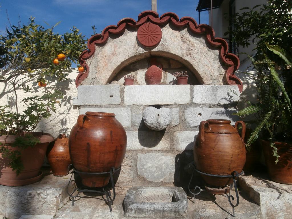 Christina Guest House Mystras Extérieur photo